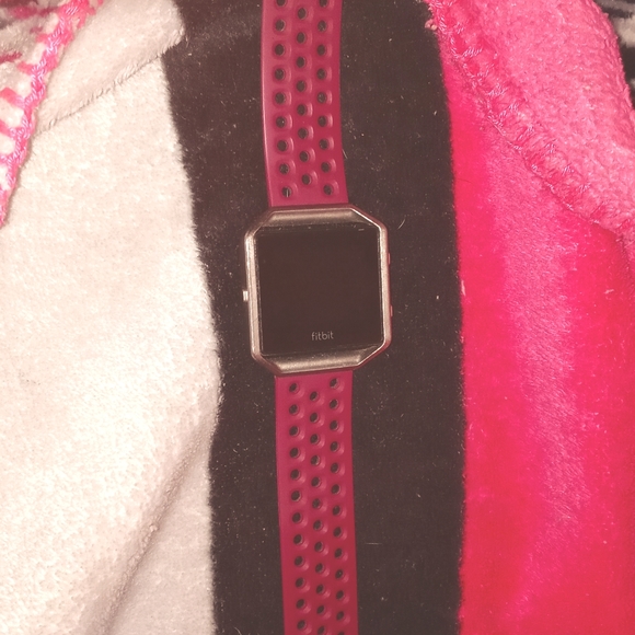 fitbit Accessories - Fitblaze with charger, additional adjustable bands.
